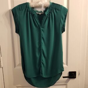 Daniel Rainn Green Cap Sleeve Blouse with Mandarin Collar